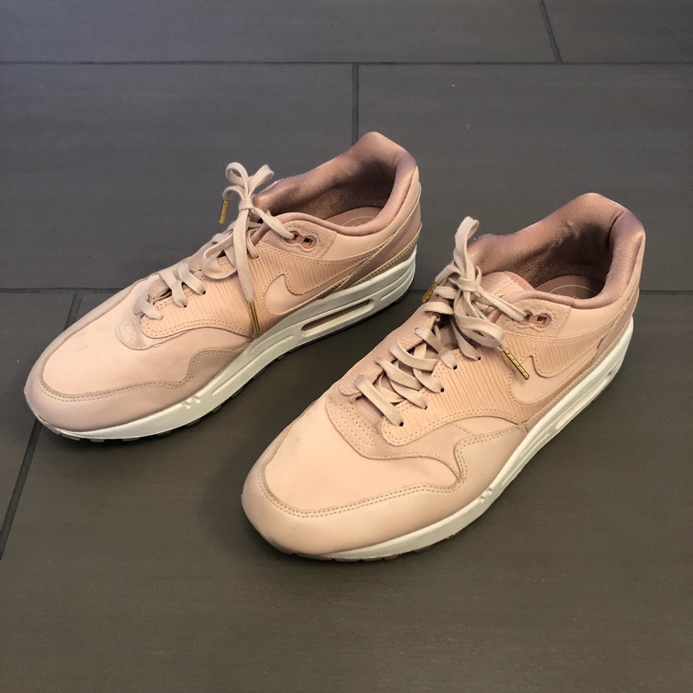 NIKE Air Max 1s Pale Pink Leather • like new